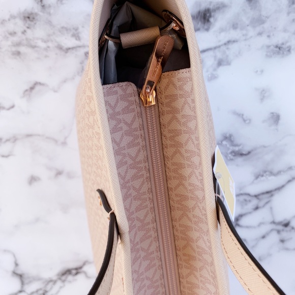 Gaby’sBags👜💕Michael Kors LG tote Ballet Pink MK - Picture 6 of 7